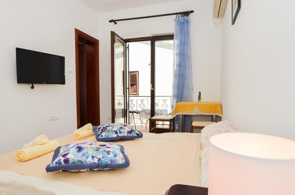Apartments Ceklin Kotor Exterior photo